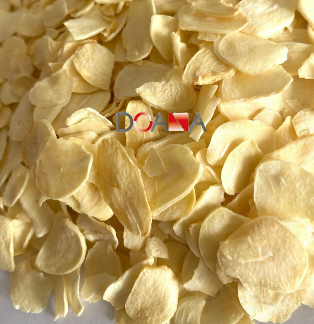 Chinese Factory Good Price Dehydrated White Garlic Flakes